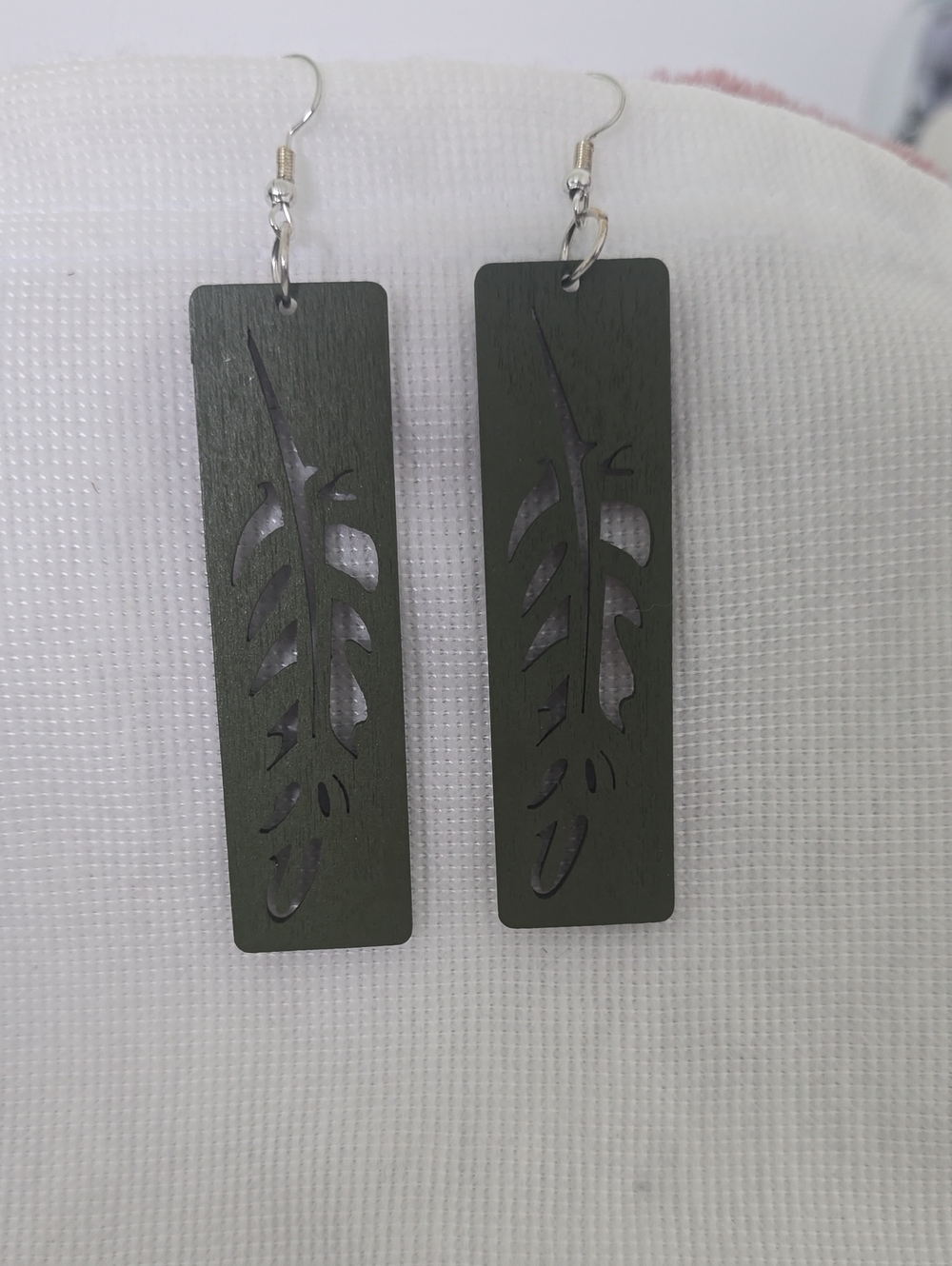 Cutout Feather Rectangle Drop Earrings — Dark Green